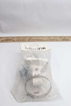 Ca90354017 Mikrotik Quick Mount Advanced Wall Adapter For Pro Lhg